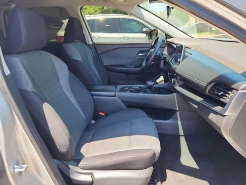 Used 2023 Nissan Rogue SV AWD/4WD image 18