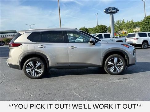 Used 2024 Nissan Rogue SL AWD/4WD image 3