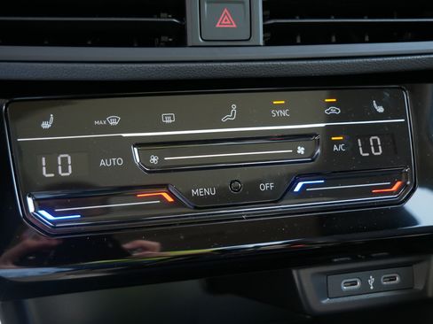 New 2025 Volkswagen Jetta SE image 9