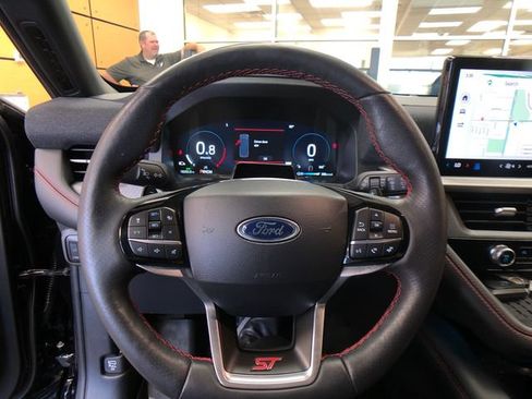 Used 2025 Ford Explorer ST w/ Sun And Sound Package AWD/4WD image 13