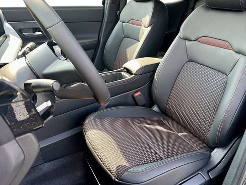 New 2026 Nissan Kicks SR w/ Cold Weather Package image 13