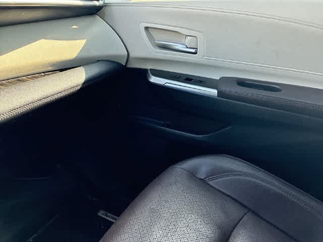 Used 2024 Toyota Sienna Platinum AWD/4WD image 33