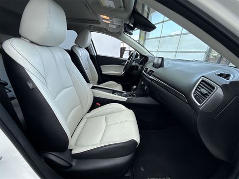 Used 2018 MAZDA MAZDA3 Grand Touring image 15