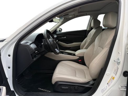Used 2024 Honda Accord Touring image 10