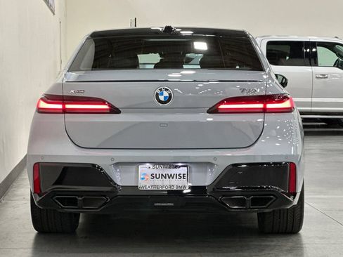 Used 2024 BMW 760i xDrive w/ Executive Package AWD/4WD image 5