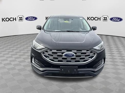 Used 2022 Ford Edge Titanium image 2