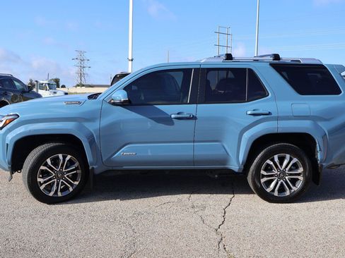 Used 2025 Toyota 4Runner Limited AWD/4WD image 6
