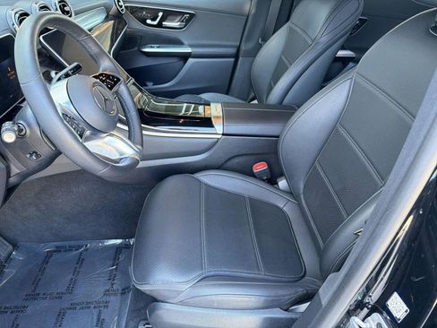 Used 2024 Mercedes-Benz GLC 300 4MATIC image 5