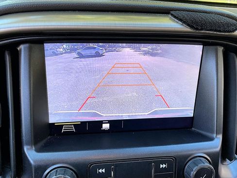 Used 2022 GMC Canyon Denali image 13