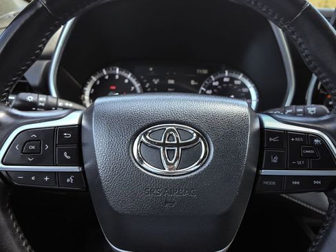 Used 2022 Toyota Highlander XSE image 10