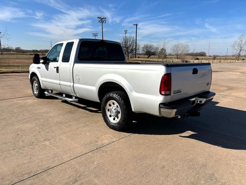 Used 2006 Ford F250 Lariat image 6