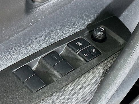 Used 2022 Toyota Corolla LE image 19