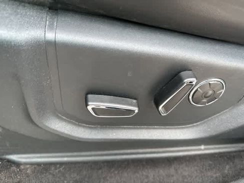 Used 2019 Ford F150 Platinum w/ Equipment Group 701A Luxury image 11