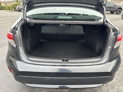 Used 2022 Toyota Corolla LE image 27