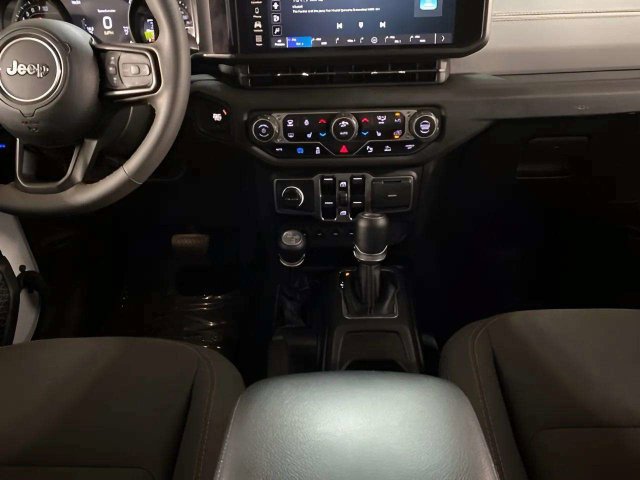Used 2024 Jeep Wrangler Unlimited w/ Convenience Group AWD/4WD image 13