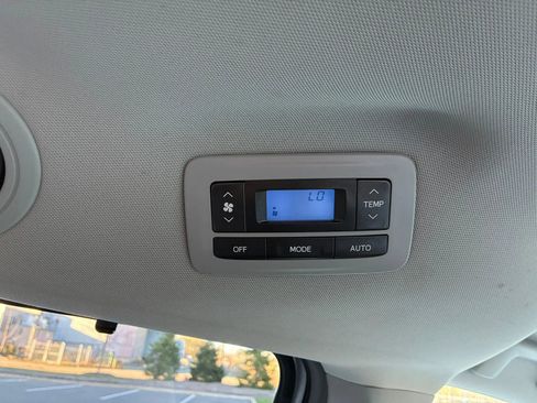 Used 2018 Toyota Sienna LE AWD/4WD image 21