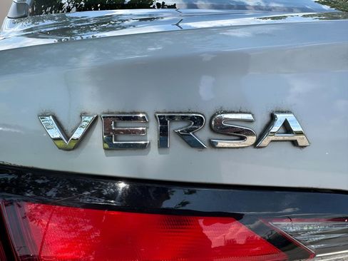 Used 2020 Nissan Versa S FWD image 8