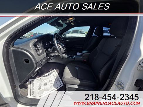 Used 2019 Dodge Charger SXT AWD/4WD image 7