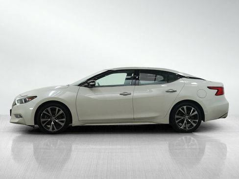 Used 2017 Nissan Maxima Platinum image 2