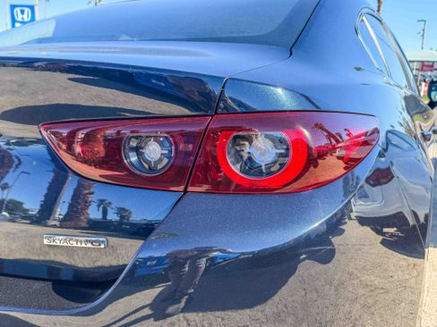 Used 2023 MAZDA MAZDA3 s image 6