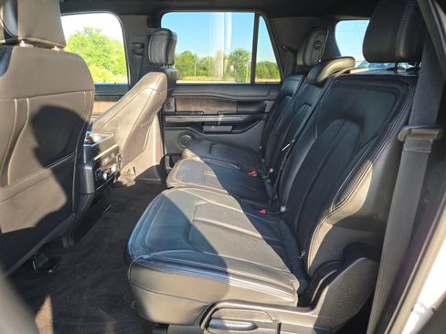 Used 2020 Ford Expedition Max Limited RWD image 16