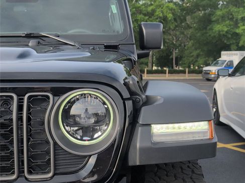 Used 2025 Jeep Wrangler Unlimited Rubicon AWD/4WD image 12