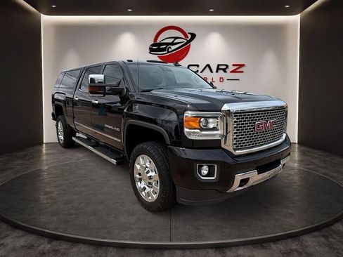 Used 2016 GMC Sierra 2500 Denali w/ Duramax Plus Package AWD/4WD image 7