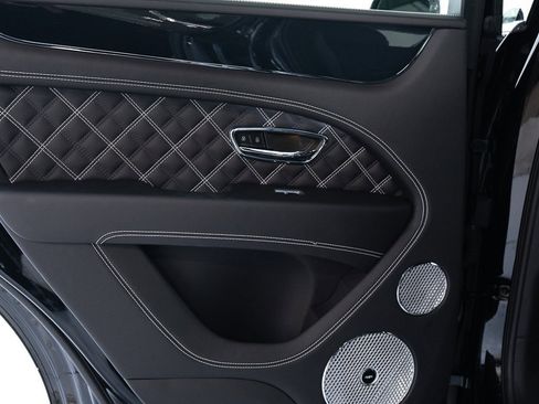Certified 2021 Bentley Bentayga image 22