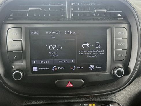 Used 2025 Kia Soul LX w/ LX Technology Package FWD image 21