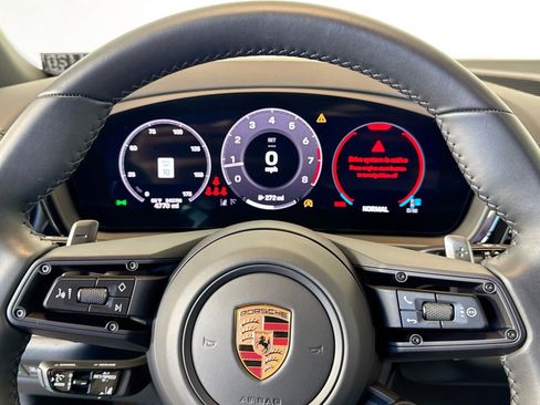 Used 2025 Porsche Cayenne image 14