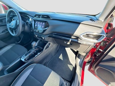 Used 2023 Chevrolet TrailBlazer LT w/ Convenience Package image 27