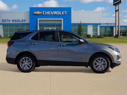 Used 2023 Chevrolet Equinox LT w/ Driver Convenience Package image 8