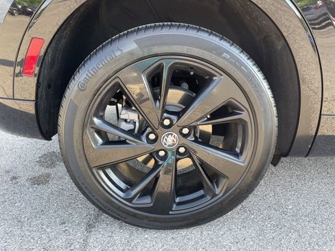 Used 2022 Buick Envision Essence w/ Sport Touring Package image 18