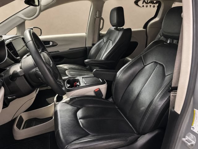 Used 2022 Chrysler Pacifica Touring-L FWD image 12