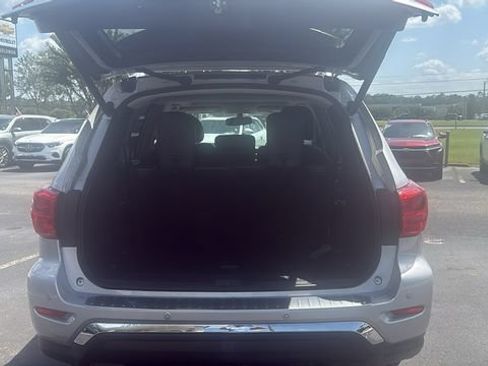 Used 2019 Nissan Pathfinder Platinum FWD image 10