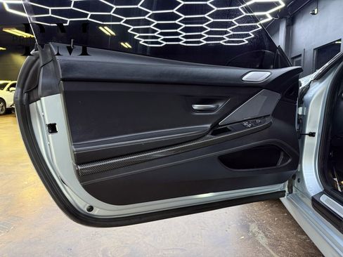 Used 2017 BMW M6 Coupe image 12