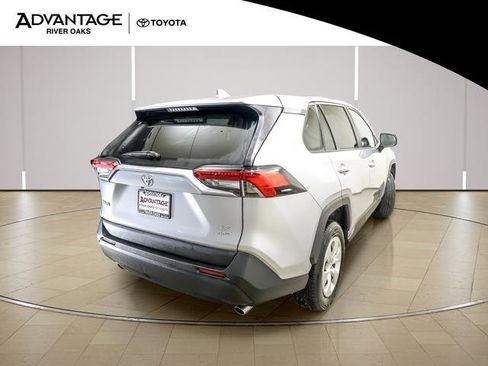 Used 2024 Toyota RAV4 LE image 7