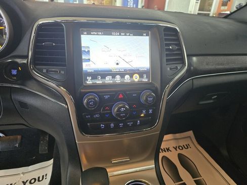 Used 2017 Jeep Grand Cherokee Limited w/ Trailer Tow Group IV image 24