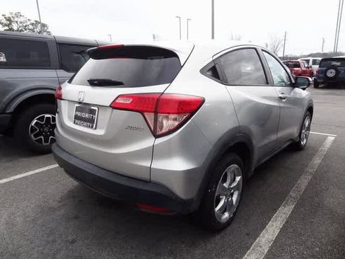 Used 2016 Honda HR-V EX image 4