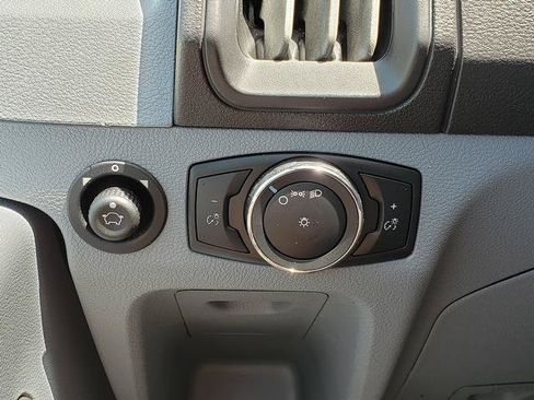 Used 2018 Ford Transit 150 130 Low Roof RWD image 18