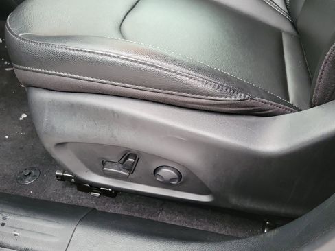 Used 2024 Jeep Compass Limited w/ High Altitude Package image 9