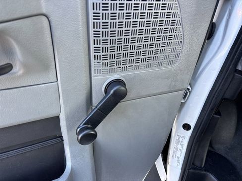 Used 2015 Ford E-350 and Econoline 350 Super Duty image 16