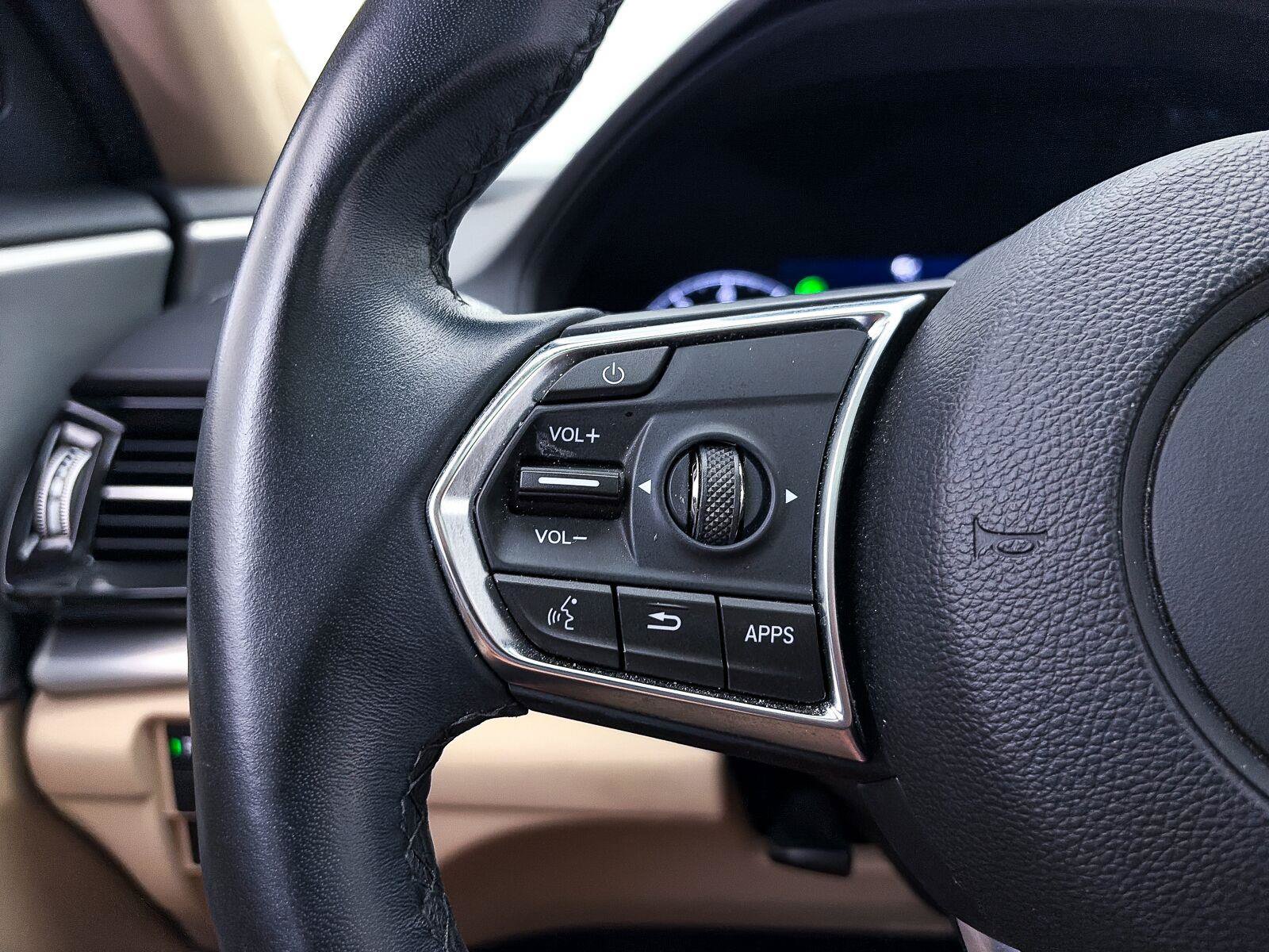 Used 2023 Acura RDX w/ Technology Package FWD image 32