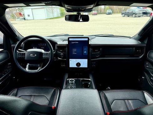 Used 2024 Ford Expedition Limited image 15