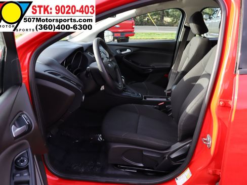 Used 2016 Ford Focus SE image 14