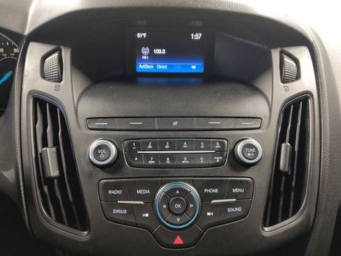 Used 2018 Ford Focus SE FWD image 25