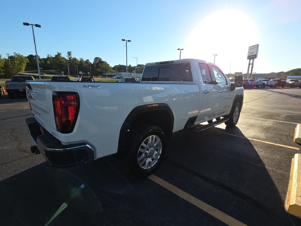 Used 2023 GMC Sierra 2500 SLT w/ SLT Preferred Package AWD/4WD image 9