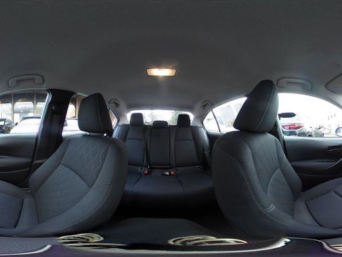 Used 2025 Toyota Corolla LE image 42