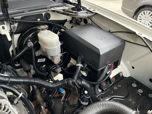 Used 2013 Chevrolet Avalanche LTZ image 54