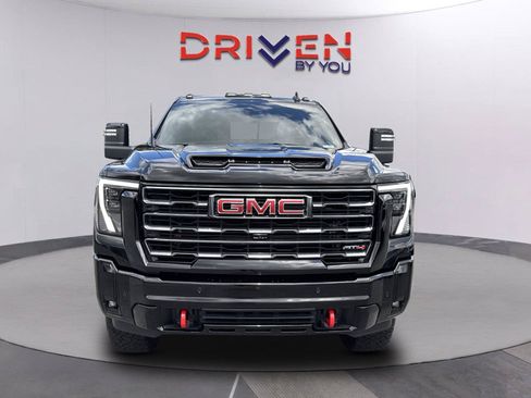 Used 2025 GMC Sierra 3500 AT4 AWD/4WD image 9